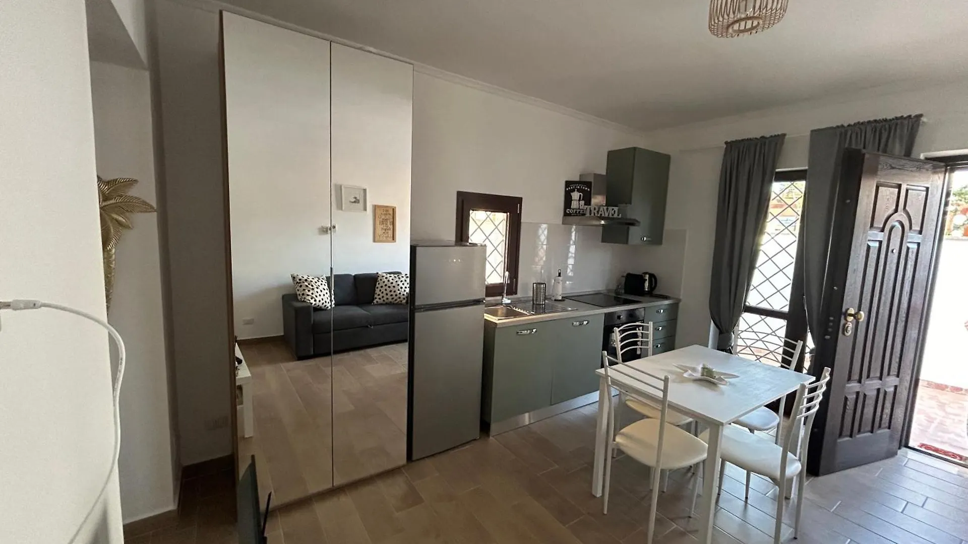 Appartamento Per Vacanze-Casa Sole Fiumicino Holiday home