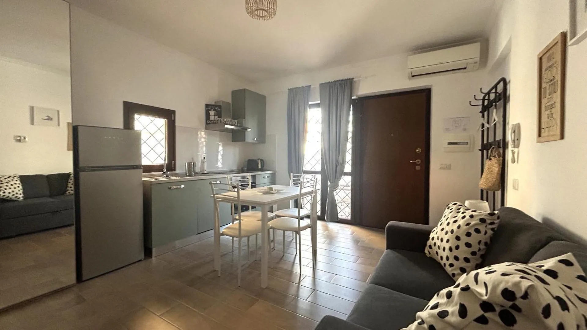 Appartamento Per Vacanze-Casa Sole Fiumicino 0*,  Italy