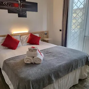  Holiday home That's Airport